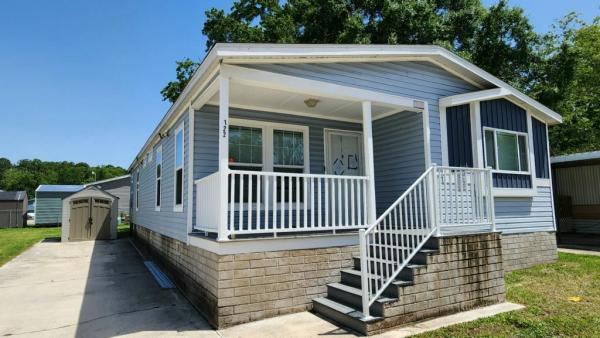 2021 CHAMPION SIGNATURE SERIES Manufactured Home