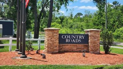 Photo 2 of 28 of home located at 6776 Townsend Rd., #122 Jacksonville, FL 32244