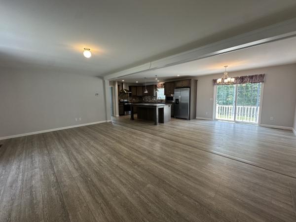 2023 Champion BW8378 Mobile Home