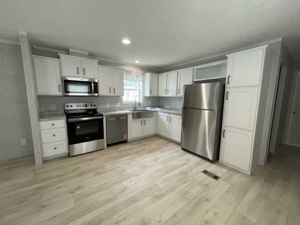 2025 Commodore Homes Mobile Home