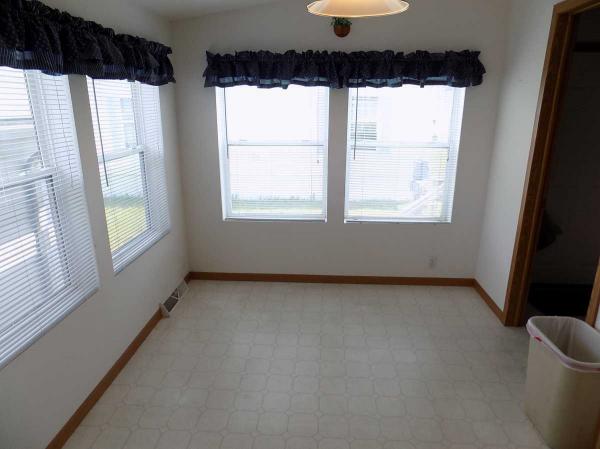1998 Skyline Manufactured Home