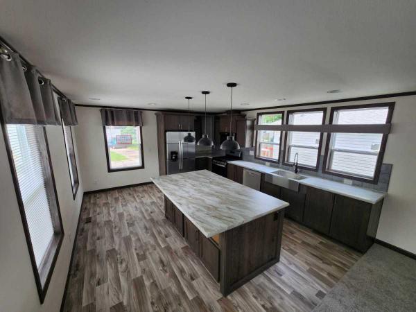 2025 Commodore Mobile Home For Sale