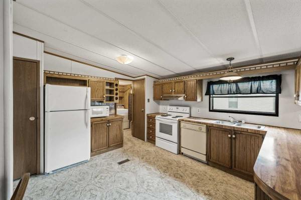 1985 Mobile Home