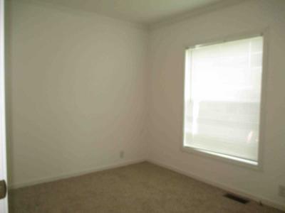 Photo 5 of 12 of home located at 13924 Jackson Dr Plymouth, MI 48170