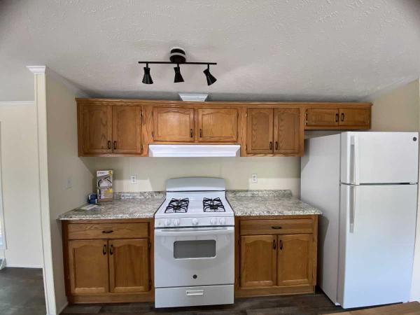 1999 Four Seasons Manufactured Home