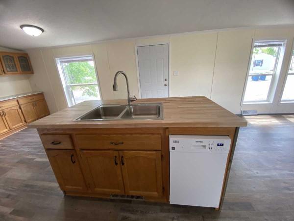 1999 Four Seasons Manufactured Home