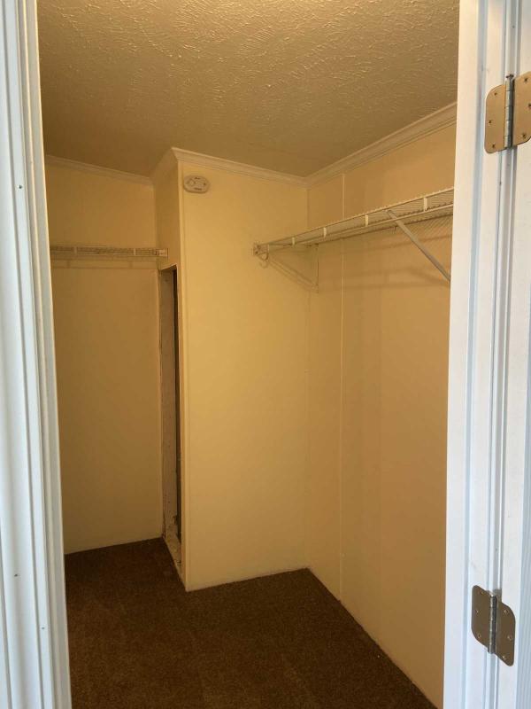 1999 Four Seasons Manufactured Home