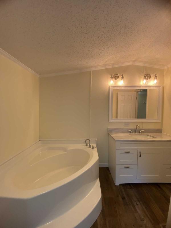 1999 Four Seasons Manufactured Home