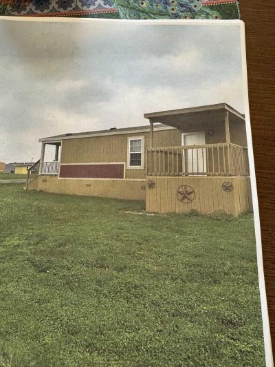 Mobile Home at 36 Private Rd 933 Weir, TX 78674