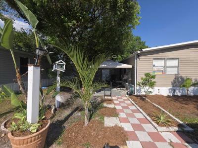 Photo 5 of 50 of home located at 9601 Clubhouse Lane Tampa, FL 33635