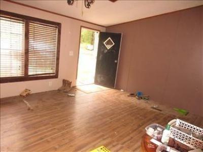Photo 5 of 7 of home located at 1667 Lovewell Rd Richton, MS 39476