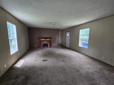 Photo 3 of 7 of home located at 1658 Dora Hwy Pulaski, VA 24301