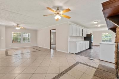 Photo 4 of 23 of home located at 1875 Traskwood Rd Traskwood, AR 72167