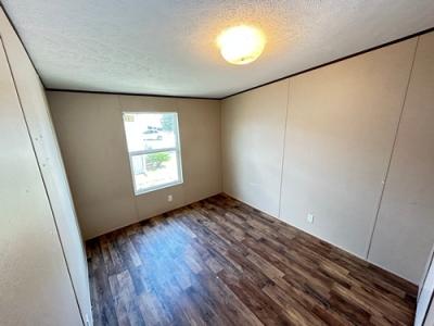 Photo 5 of 8 of home located at 273 Oak Valley Dr Manvel, TX 77578