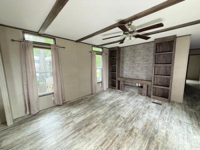 Photo 3 of 14 of home located at 12500 Aldine Westfield Rd Trlr 15 Houston, TX 77039