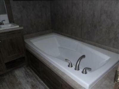 Photo 5 of 10 of home located at 2899 Sugarloaf Dr Tr Lake Charles, LA 70607