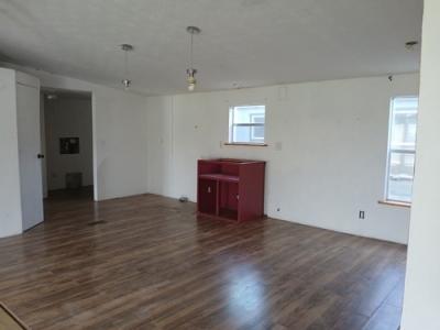 Photo 3 of 12 of home located at 5720 Rendon Bloodworth Rd Fort Worth, TX 76140