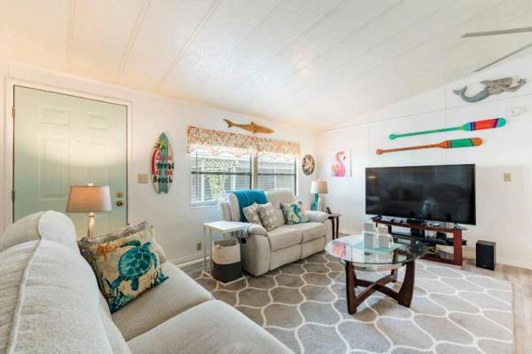 1985 Palm Harbor Manufactured Home