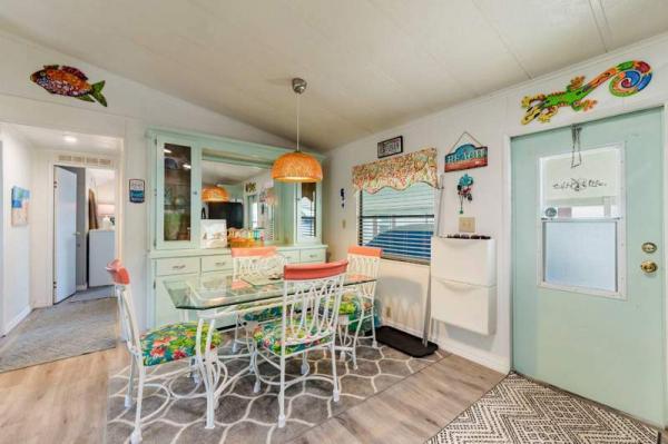 1985 Palm Harbor Manufactured Home