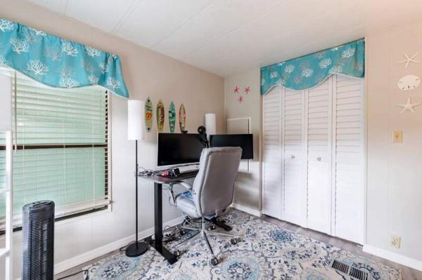 1985 Palm Harbor Manufactured Home