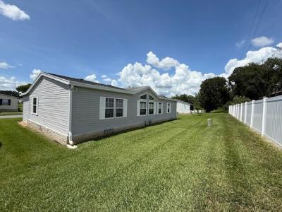 Photo 2 of 7 of home located at 703 Royal Forest Dr Auburndale, FL 33823