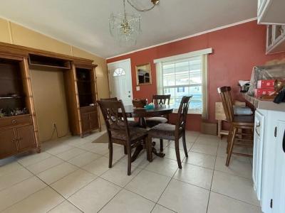 Photo 5 of 7 of home located at 703 Royal Forest Dr Auburndale, FL 33823