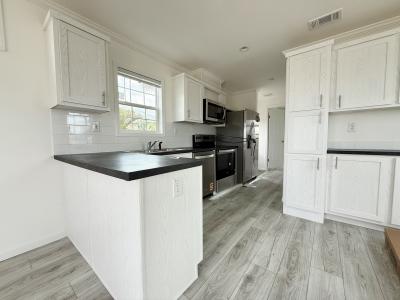 Photo 2 of 5 of home located at 19333 Summerlin Rd Site #383 Fort Myers, FL 33908