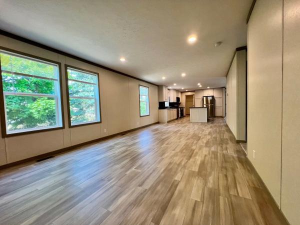 2025 Clayton 95PLH28563I Mobile Home