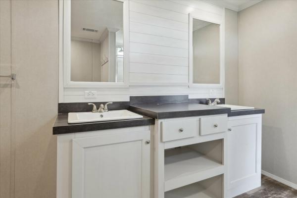 2025 Clayton 77 Savannah Living  Home