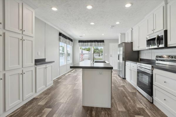 2025 Clayton 77 Savannah Living  Home