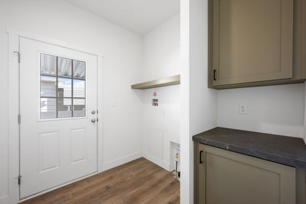 2024 71HRR24563AH24 Mobile Home