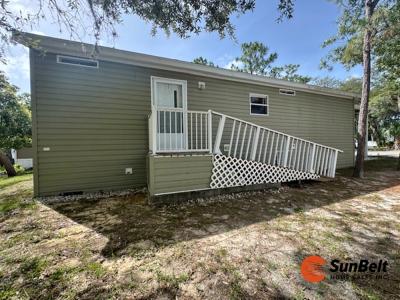Photo 3 of 41 of home located at 5700 Oakridge Drive, Lot 59 Homosassa, FL 34448