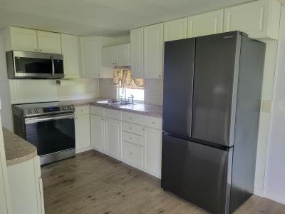 Photo 4 of 24 of home located at 28 East Ln Palmetto, FL 34221