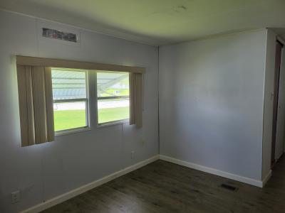 Photo 5 of 24 of home located at 28 East Ln Palmetto, FL 34221