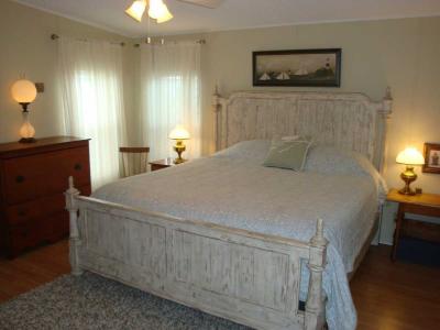 Photo 5 of 12 of home located at 1703 Cape Hatteras Lane Naples, FL 34110