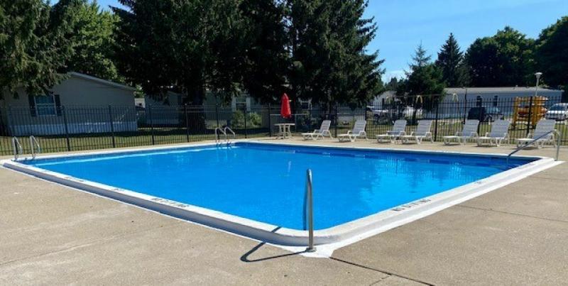 Mobile home available near Lowell Michigan