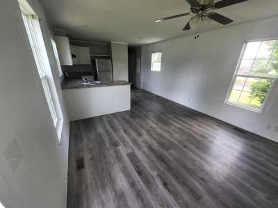 Photo 3 of 8 of home located at 3250 Maysville Pike Zanesville, OH 43701