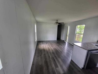 Photo 4 of 8 of home located at 3250 Maysville Pike Zanesville, OH 43701