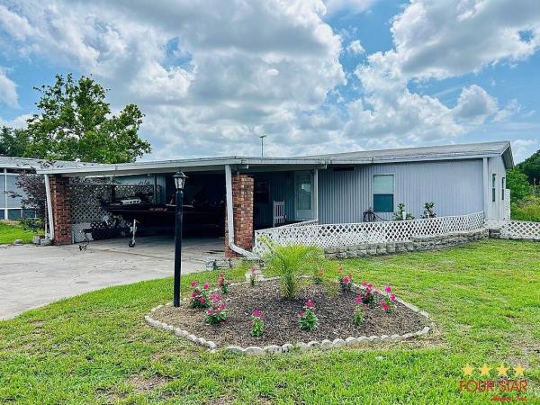 Photo 1 of 2 of home located at 11 Rio Grande Dr Leesburg, FL 34748