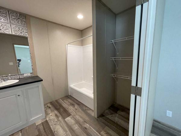 2023 Clayton Mobile Home