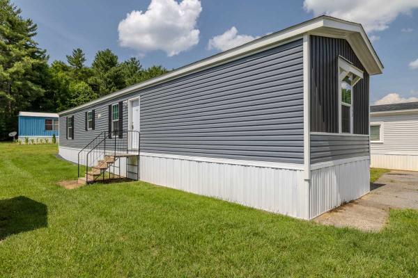 2024 Fleetwood Economy  Manufactured Home