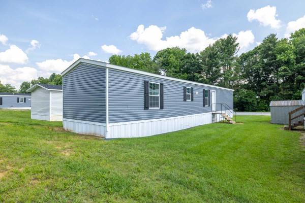 2024 Fleetwood Economy  Manufactured Home
