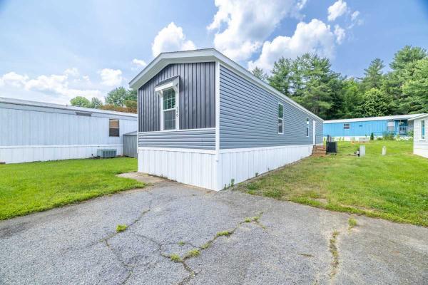2024 Fleetwood Economy  Manufactured Home