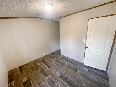 Photo 4 of 7 of home located at 3201 E Macarthur Rd Lot 208 Wichita, KS 67216