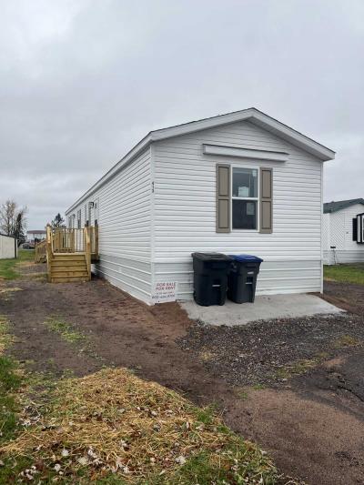 Photo 4 of 19 of home located at 4015 Tower Avenue #413 Superior, WI 54880