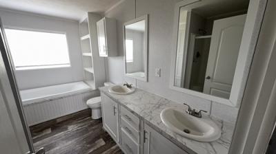Photo 5 of 20 of home located at 755 Sierra Dr Lockhart, TX 78644