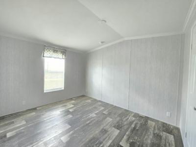 Photo 3 of 6 of home located at 4000 24th St N Unit 429 Saint Petersburg, FL 33714