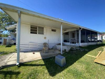 Photo 2 of 15 of home located at 39514 Rosebush Lane Zephyrhills, FL 33542