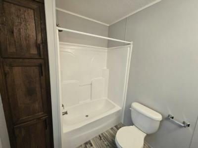 Photo 5 of 7 of home located at 4000 24th St N Unit 476 Saint Petersburg, FL 33714
