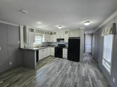 Photo 2 of 7 of home located at 4000 24th St N Unit 619 Saint Petersburg, FL 33714